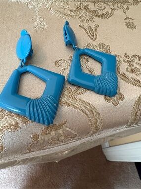 Blue clip on earrings vintage